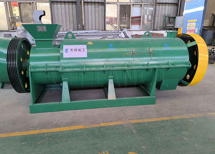 Гранилятор удобрений в гранулировании органических материалов, таких как сена лошадиные отходы растительные остатки и фулвиновая кислота