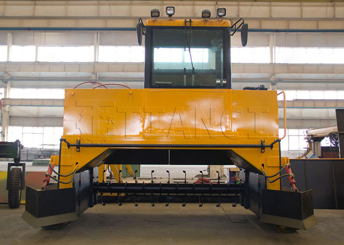 Машина для компостирования органических удобрений, гусеничного типа, для аэробного разложения в наземной куче